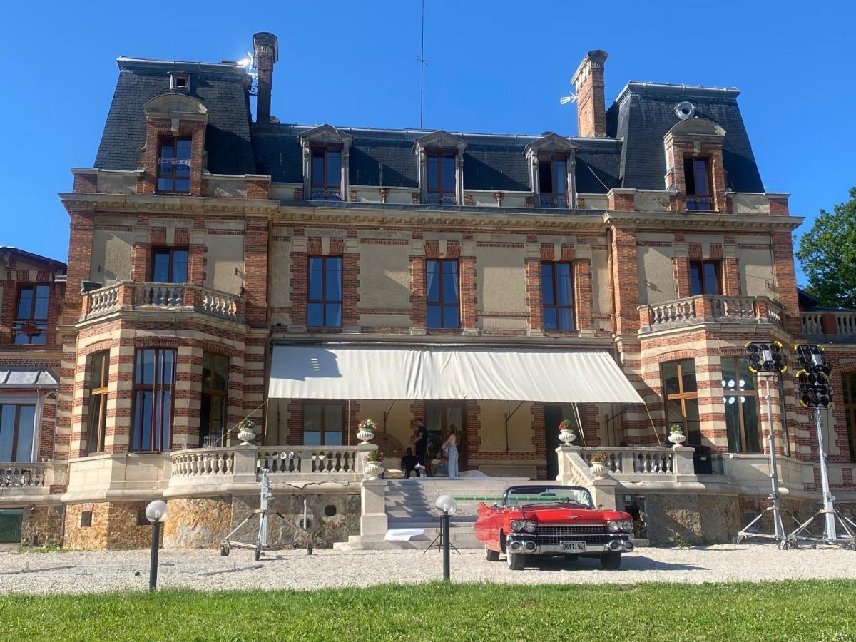 Chateau De Crenille Chaumes-en-Brie Exteriör bild