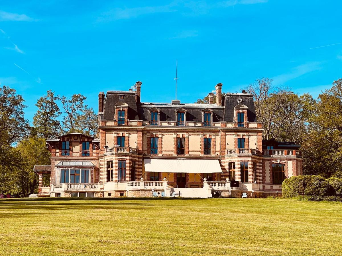 Chateau De Crenille Chaumes-en-Brie Exteriör bild