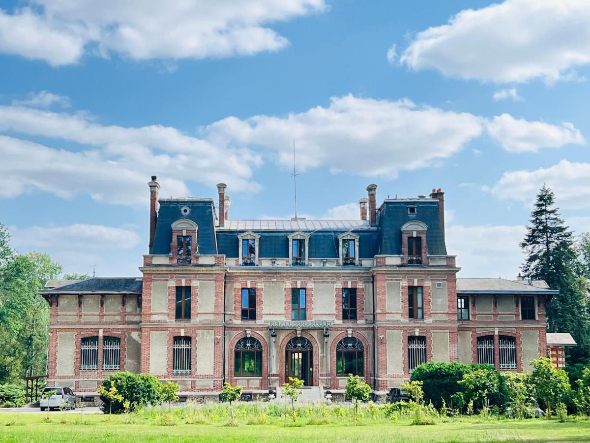 Chateau De Crenille Chaumes-en-Brie Exteriör bild