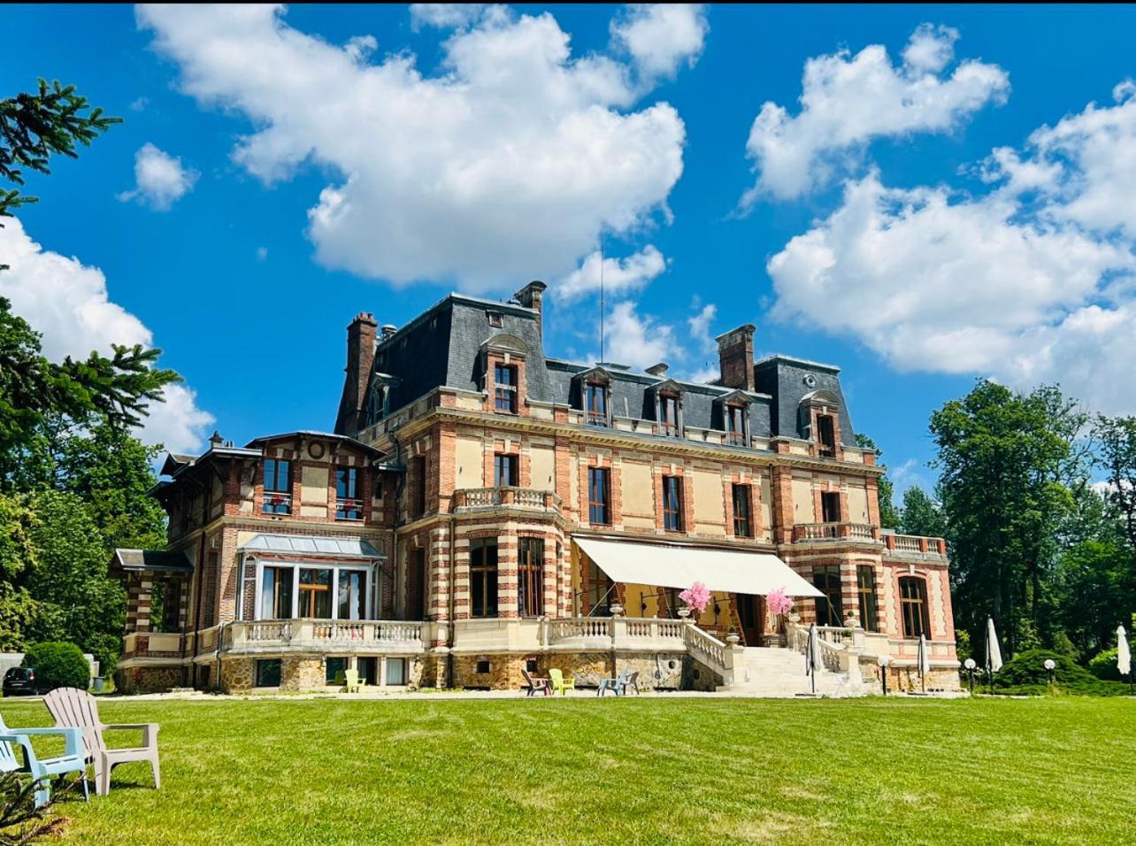 Chateau De Crenille Chaumes-en-Brie Exteriör bild