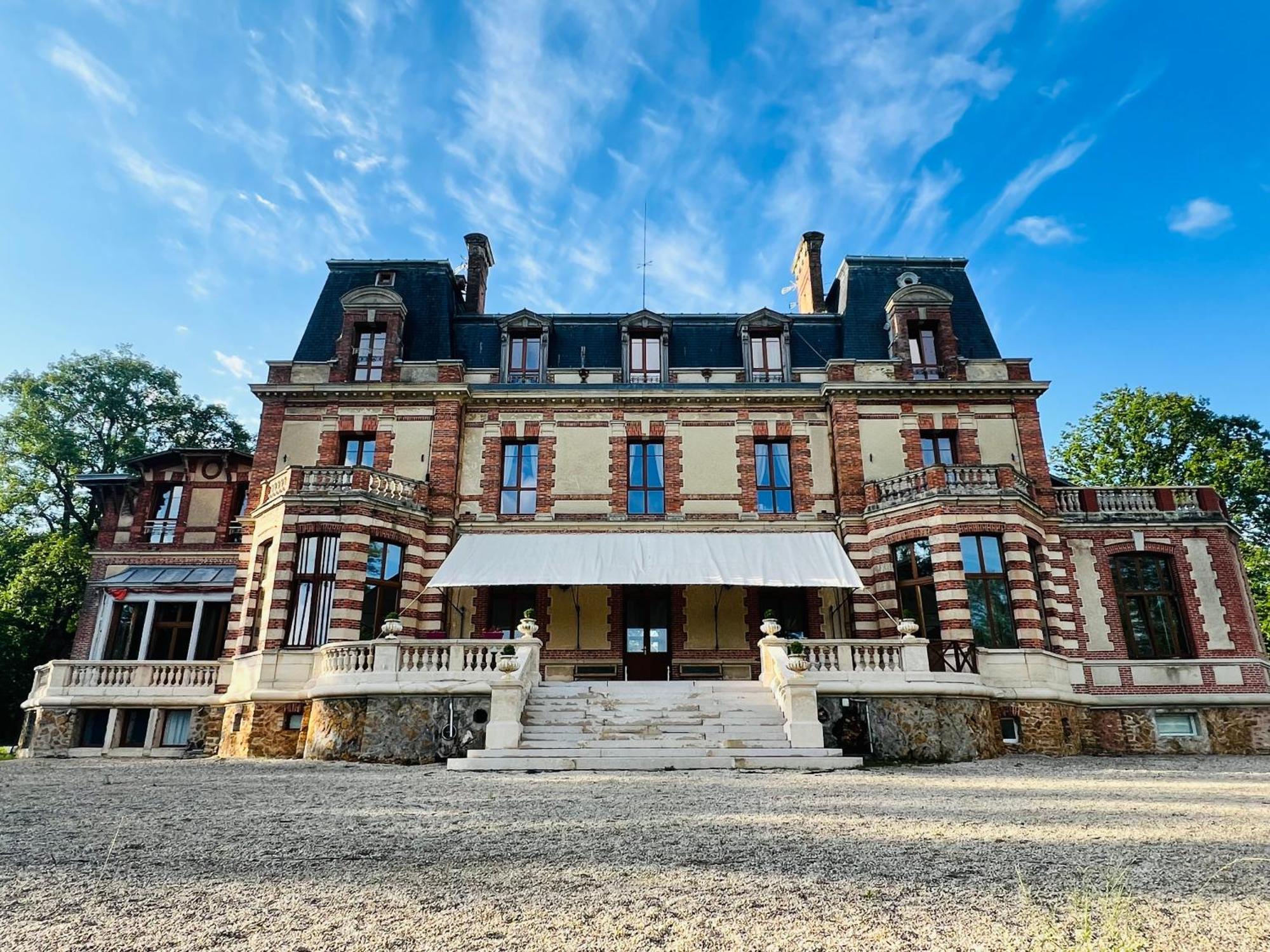 Chateau De Crenille Chaumes-en-Brie Exteriör bild