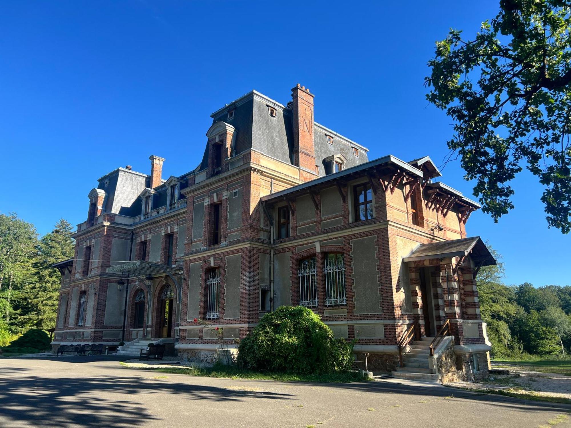 Chateau De Crenille Chaumes-en-Brie Exteriör bild